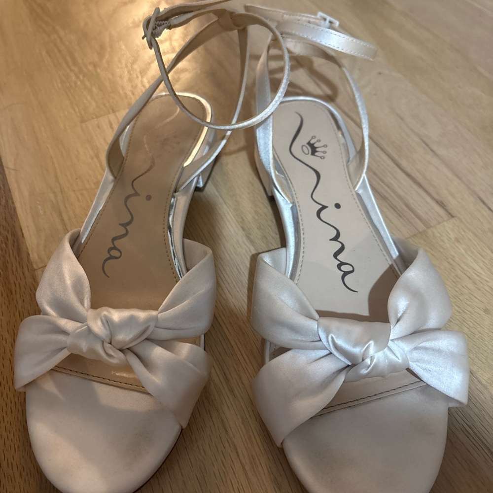 Nina Women's Elegant Bow Sandals Small Heel